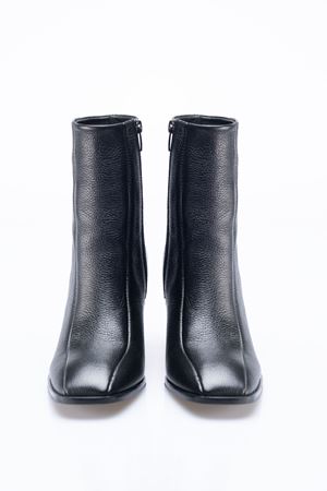 ALBİNİ HAKİKİ DERİ KADIN GÜNLÜK BOT 1061923K