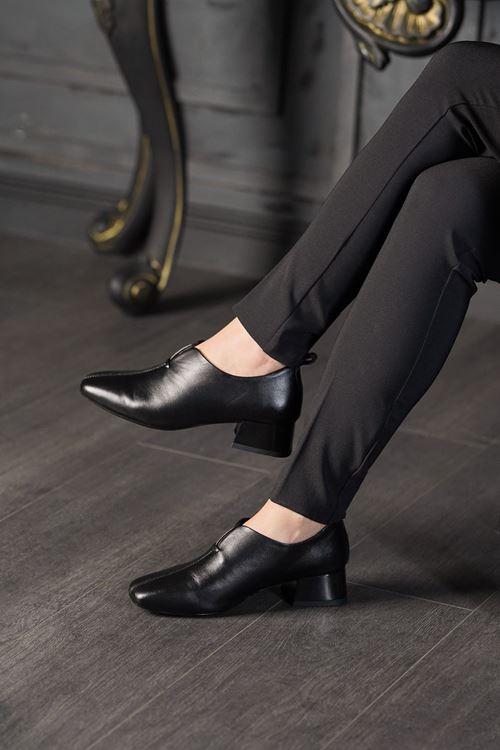 ALBİNİ HAKİKİ DERİ KADIN AYAKKABI 2610660325K