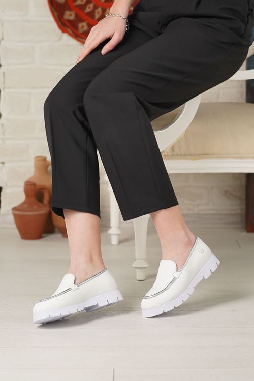 MAMMAMİA HAKİKİ DERİ KADIN GÜNLÜK AYAKKABI 738025Y