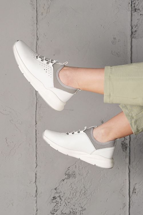 LİBERO HAKİKİ DERİ KADIN GÜNLÜK AYAKKABI 221825Y