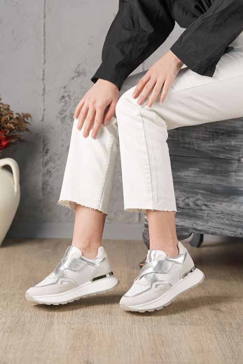 ALBİNİ HAKİKİ DERİ KADIN SPOR AYAKKABI 25792404825Y