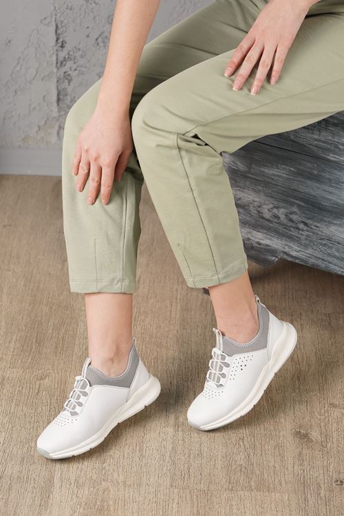 LİBERO HAKİKİ DERİ KADIN GÜNLÜK AYAKKABI 221825Y