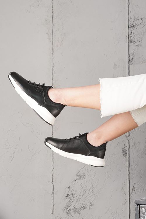 LİBERO HAKİKİ DERİ KADIN GÜNLÜK AYAKKABI 221825Y