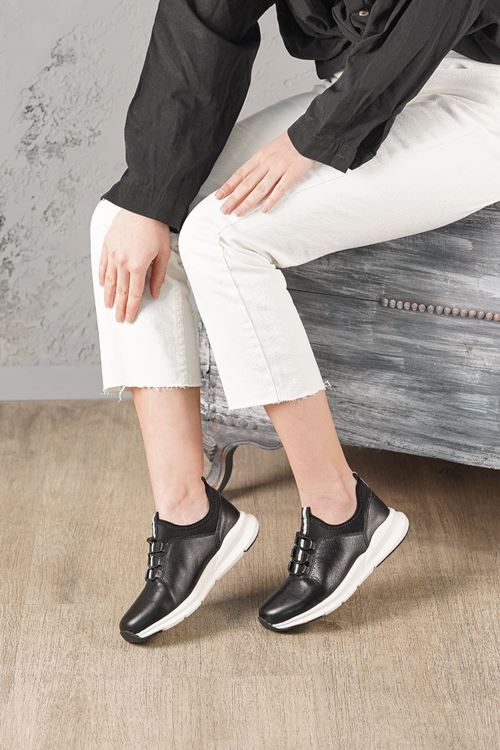 LİBERO HAKİKİ DERİ KADIN GÜNLÜK AYAKKABI 221825Y