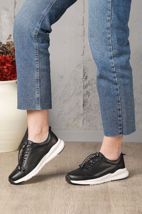 LİBERO HAKİKİ DERİ KADIN SPOR AYAKKBABI 221925Y