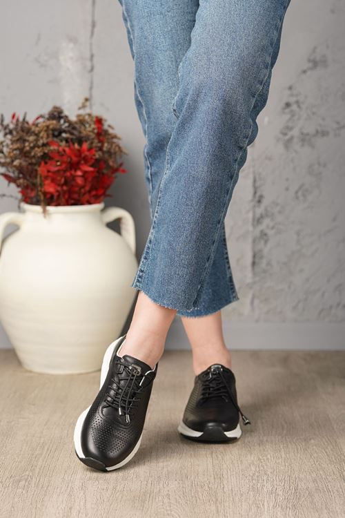 LİBERO HAKİKİ DERİ KADIN SPOR AYAKKBABI 221925Y