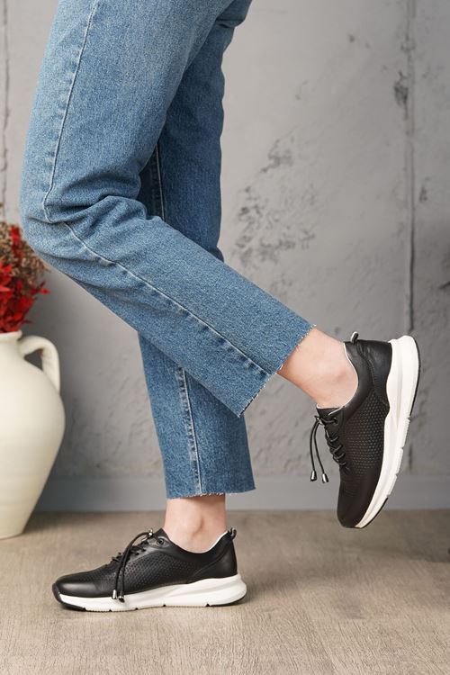 LİBERO HAKİKİ DERİ KADIN SPOR AYAKKBABI 221925Y