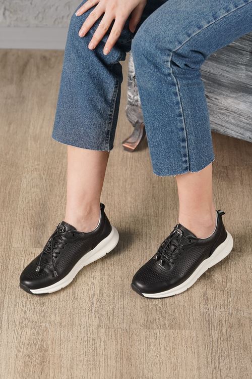 LİBERO HAKİKİ DERİ KADIN SPOR AYAKKBABI 221925Y