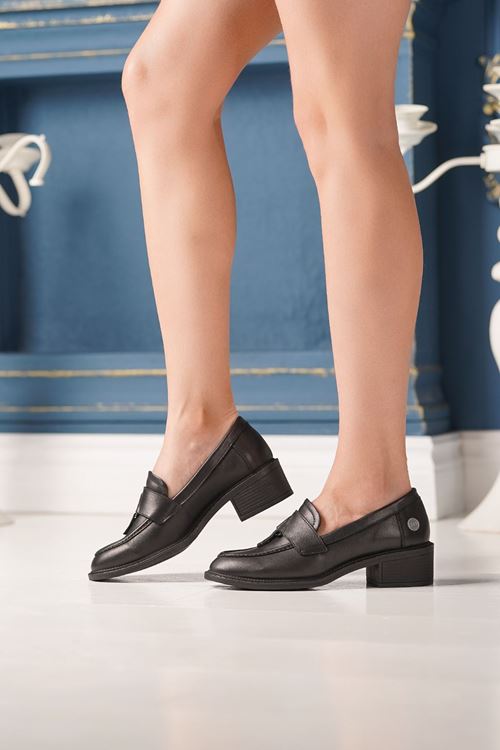 MAMMAMİA HAKİKİ DERİ KADIN AYAKKABI 721025K