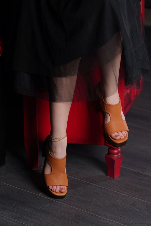 MAMMAMİA HAKİKİ DERİ KADIN SANDALET 233025Y