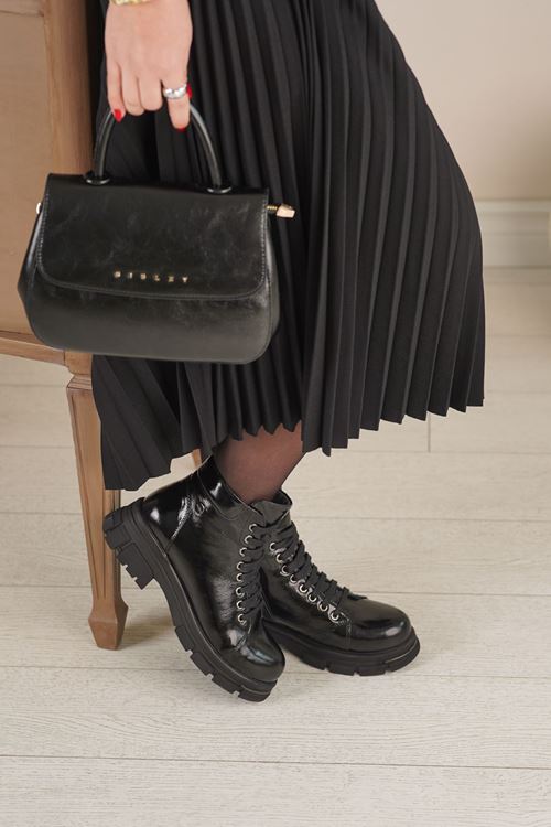 ALBİNİ HAKİKİ DERİ KADIN GÜNLÜK BOT 10295025K