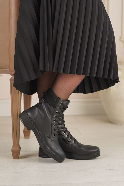 LEGERO HAKİKİ DERİ KADIN BOT 40425K