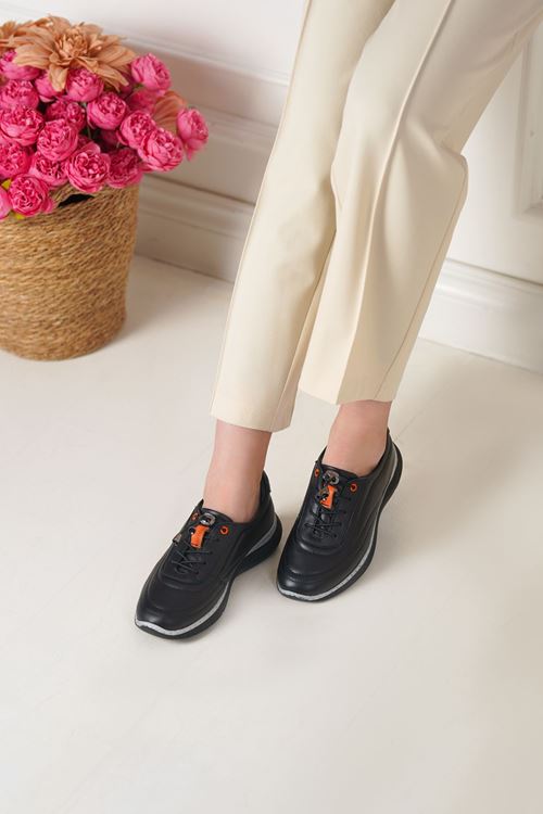 LİZSHOE HAKİKİ DERİ KADIN SPOR AYAKKABI KLMN 108526Y