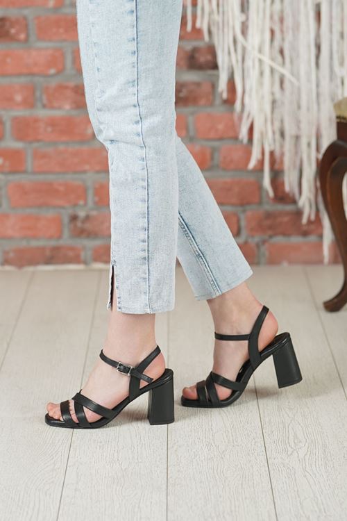 LİZSHOE HAKİKİ DERİ KADIN SANDALET MNZ 2570226Y