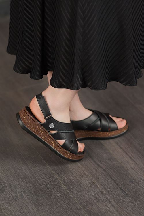 MAMMAMİA HAKİKİ DERİ KADIN SANDALET 236526Y