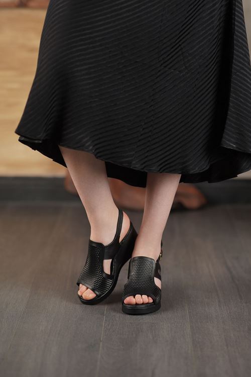 MAMMAMİA HAKİKİ DERİ KADIN SANDALET 292526Y