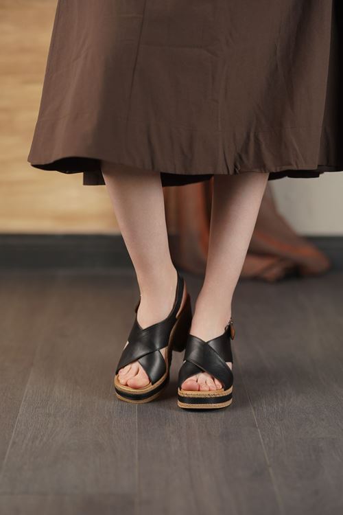 MAMMAMİA HAKİKİ DERİ KADIN SANDALET 541026Y