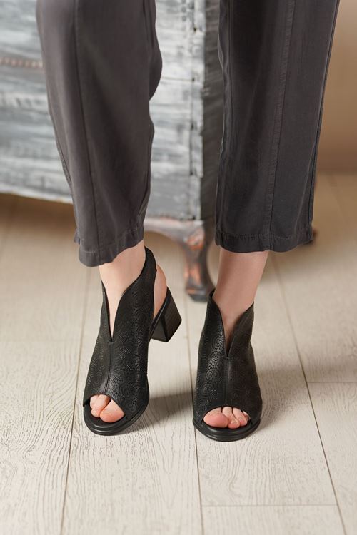 MAMMAMİA HAKİKİ DERİ KADIN SANDALET 514526Y