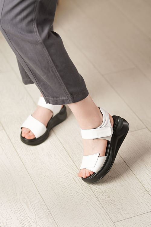 MAMMAMİA HAKİKİ DERİ KADIN SANDALET 548526Y