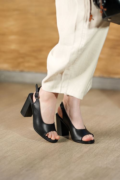 LİZSHOE HAKİKİ DERİ KADIN SANDALET ENZ 17-1626Y