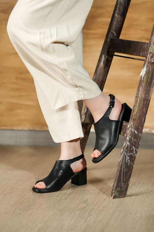 LİZSHOE HAKİKİ DERİ KADIN SANDALET ENZ 22-1226Y