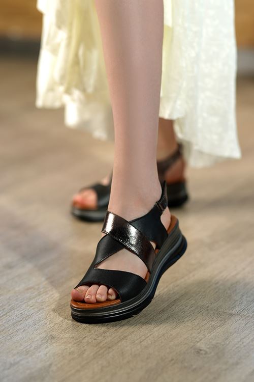 LİZSHOE HAKİKİ DERİ KADIN SANDALET ZYN 806126Y