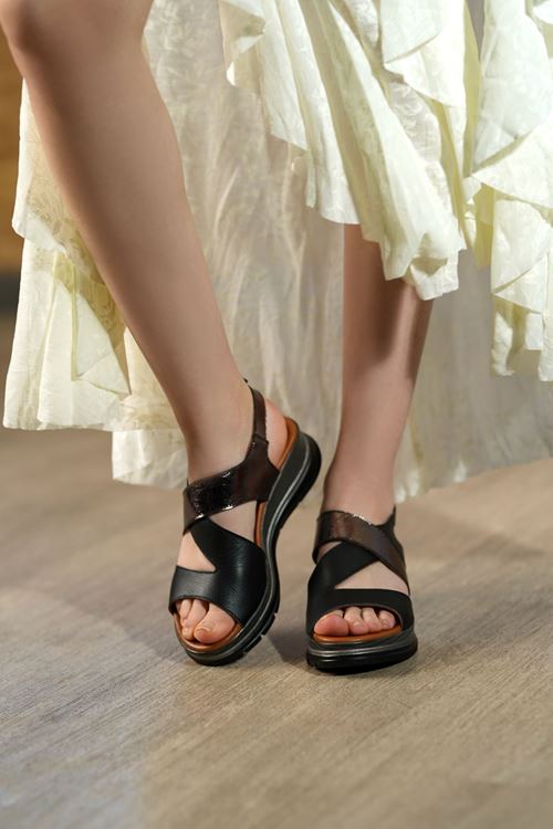 LİZSHOE HAKİKİ DERİ KADIN SANDALET ZYN 806126Y