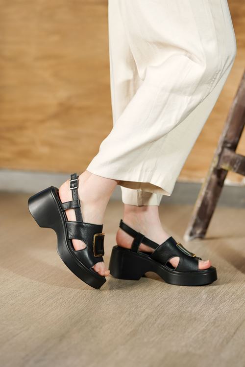 LİZSHOE HAKİKİ DERİ KADIN SANDALET ZYN 412126Y
