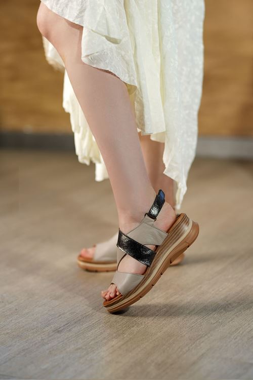 LİZSHOE HAKİKİ DERİ KADIN SANDALET ZYN 806126Y